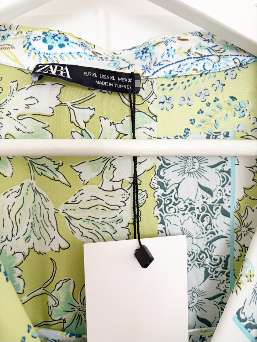 ZARA I NWT Satin Effect Button-Front Long-Sleeve Blouse, Green Paisley Bandana - Picture 7 of 7